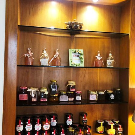 80кв.м. 3 спалень, 1 окремих ванних Квартира в Exarchia Афіни Екстер'єр фото