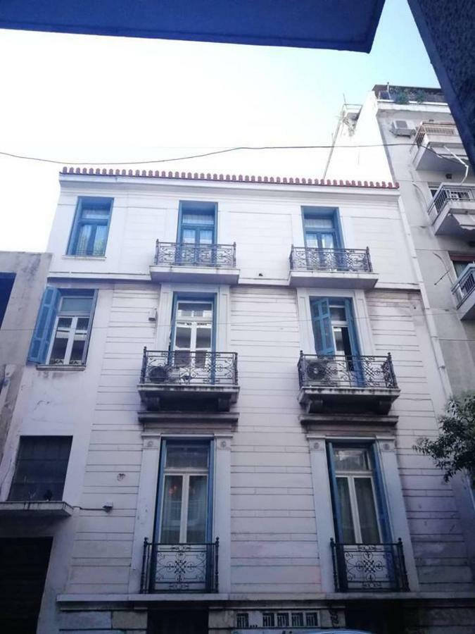 80кв.м. 3 спалень, 1 окремих ванних Квартира в Exarchia Афіни Екстер'єр фото