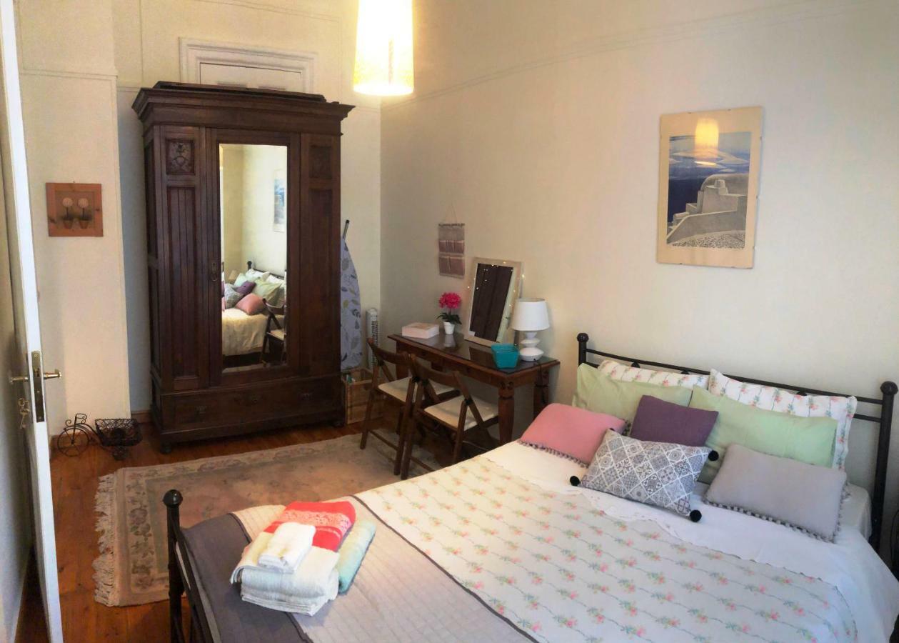 80кв.м. 3 спалень, 1 окремих ванних Квартира в Exarchia Афіни Екстер'єр фото